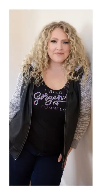 Julie Chenell wearing I build Gorgeous Funnels shirt